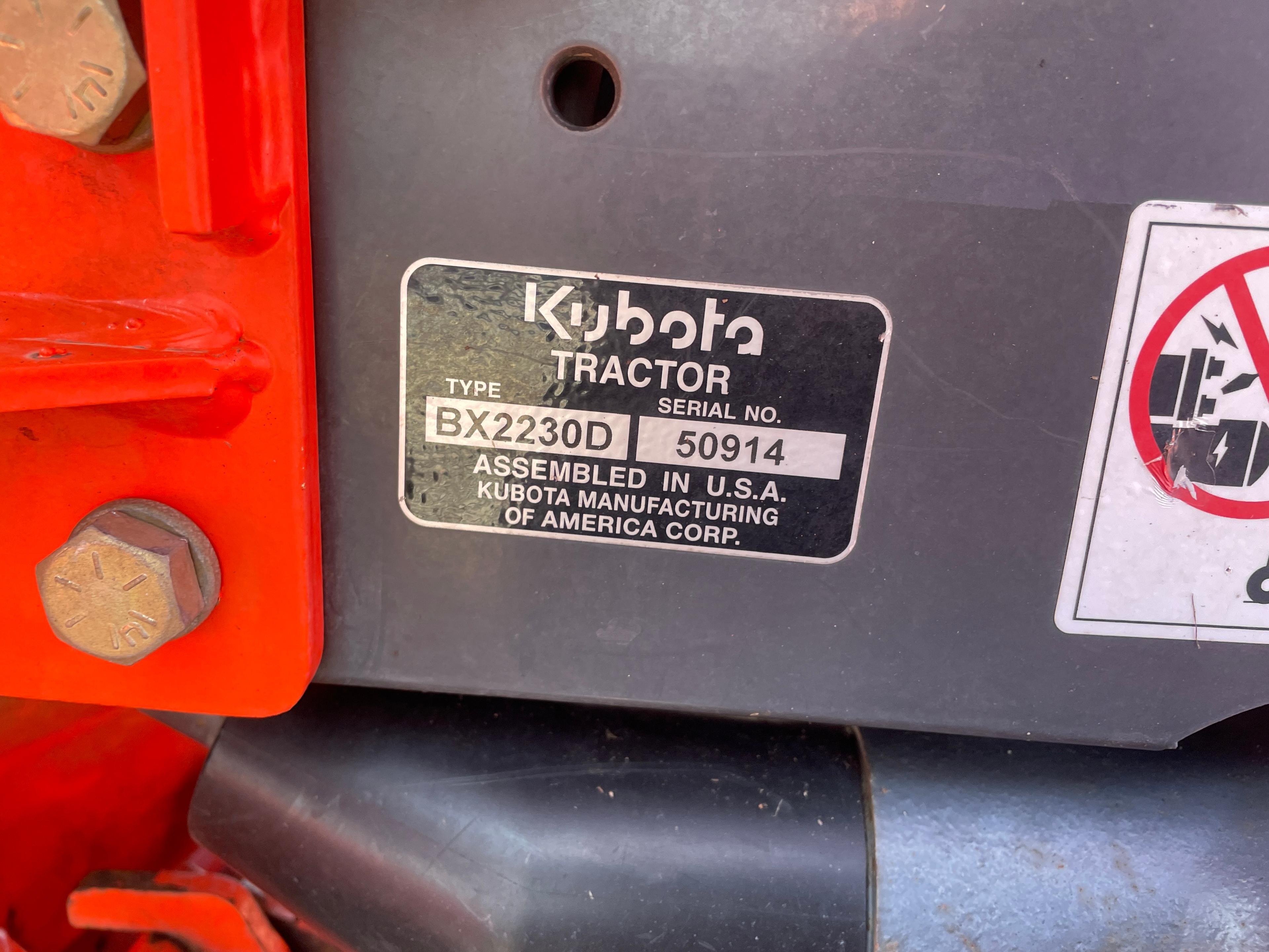 Kubota BX2230 4X4 Hydrostatic Tractor W/ Loader