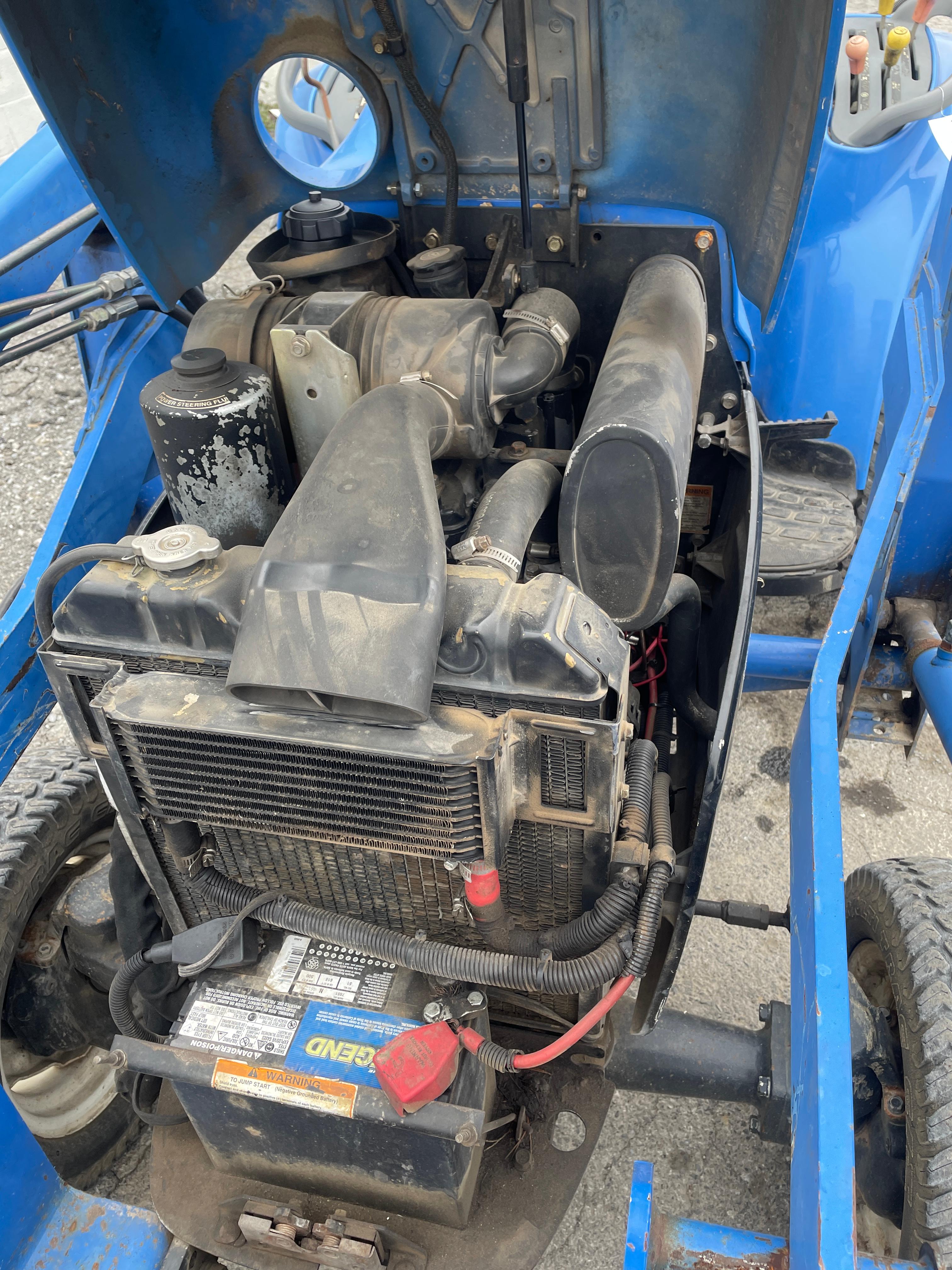 New Holland TC33D 4X4 Hydrostatic Tractor