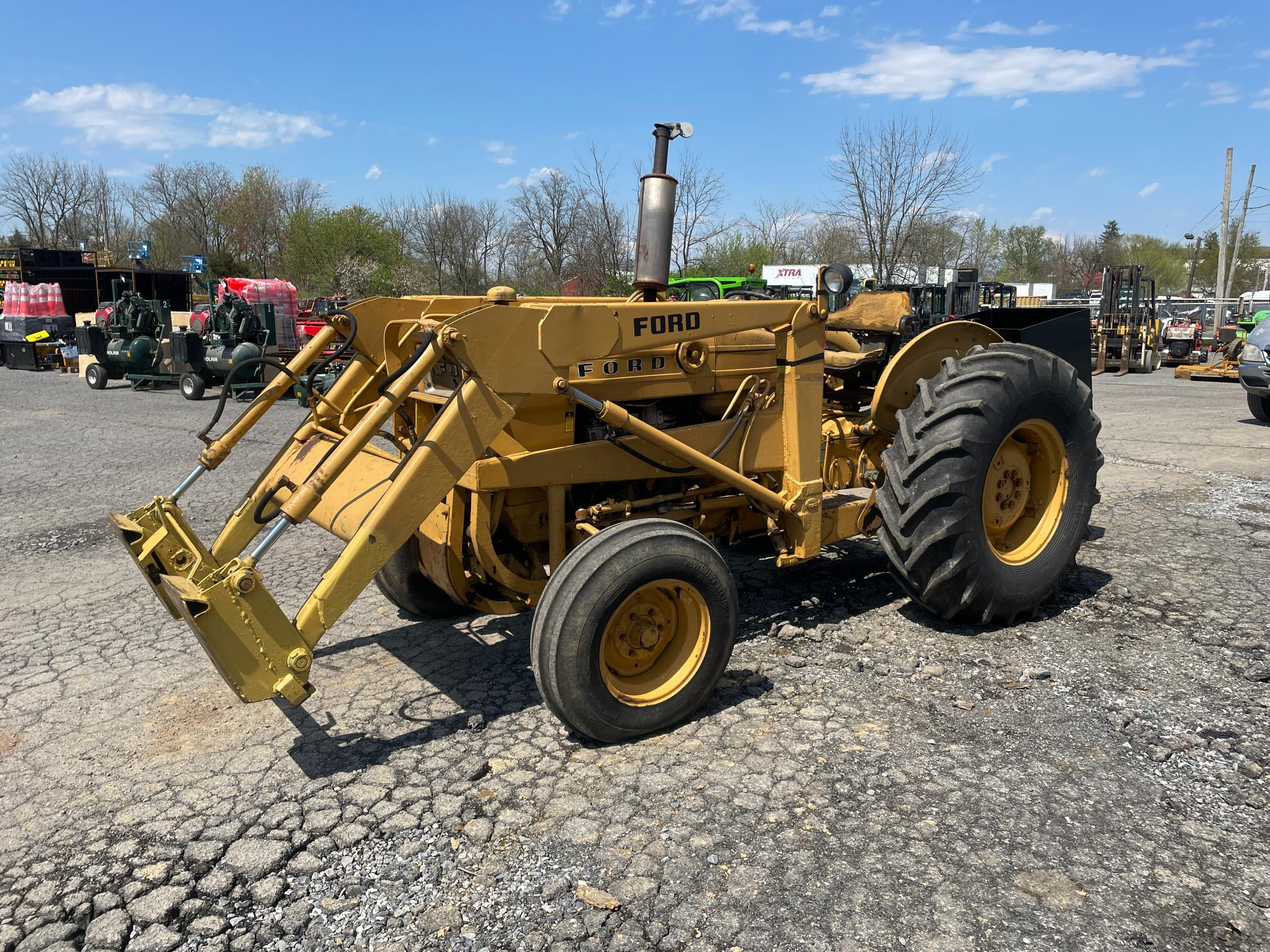 Ford 3400 Industrial Tractor W/ Front End Loader