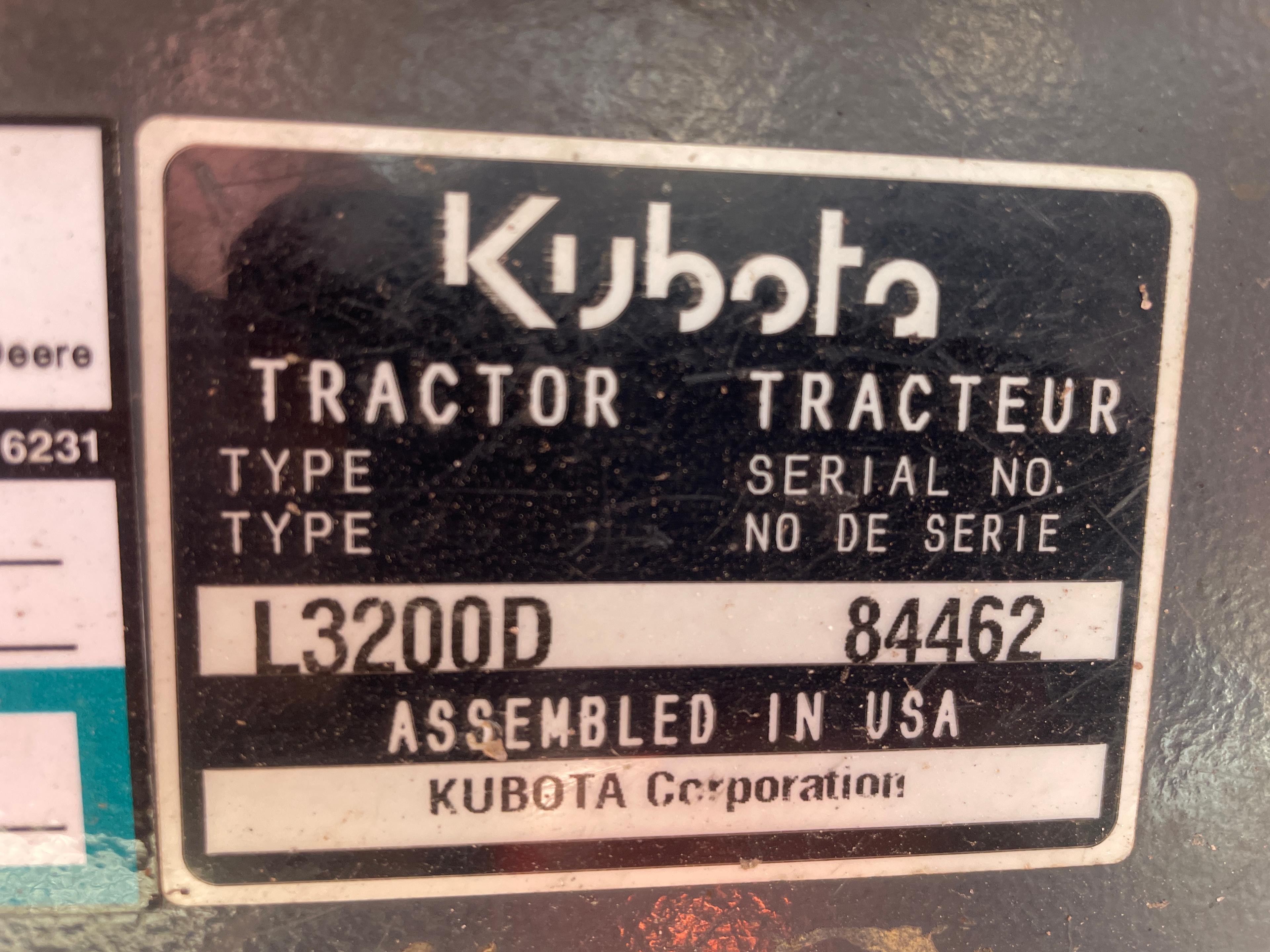 Kubota L3200 Hydrostatic 4X4 Tractor W Loader