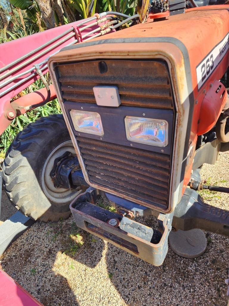 263 Running Massey Ferguson Tractor w/ bucket and box scraper