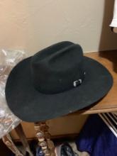 Resistol size 7 1/8 felt hat