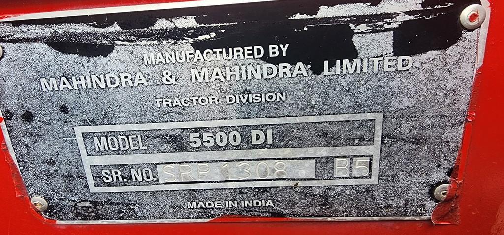 2005 Mahindra 5500 Tractor W/Loader (RUNS)