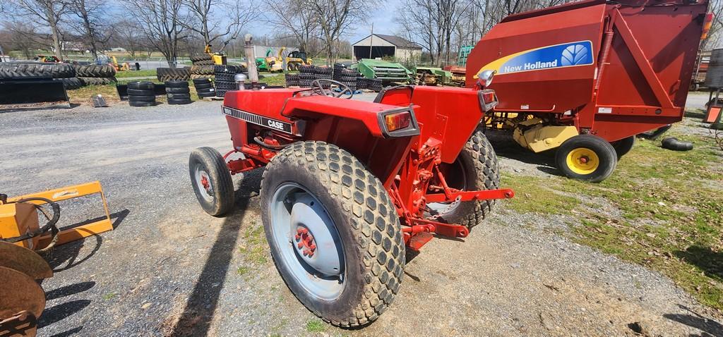 Case 1190 Tractor (RUNS)