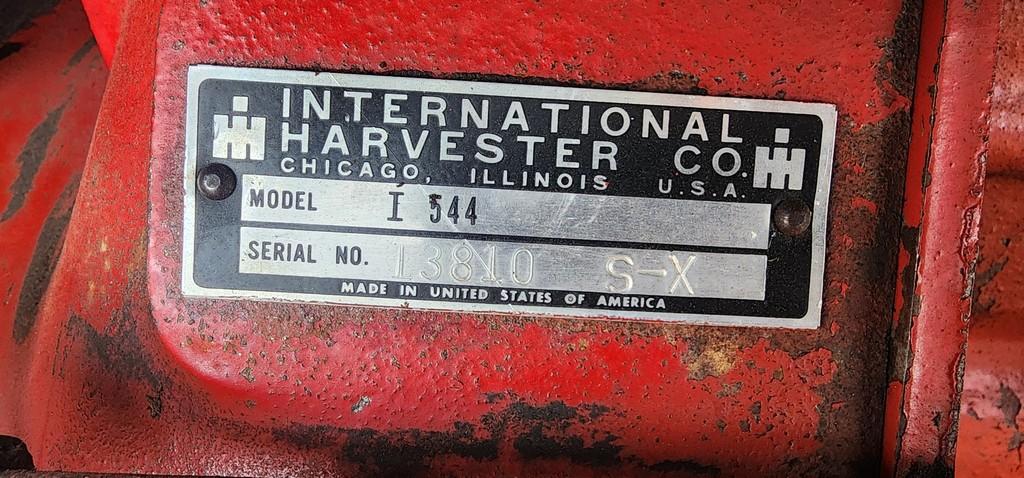 International 544 Tractor W/Loader (RUNS) (AS IS)