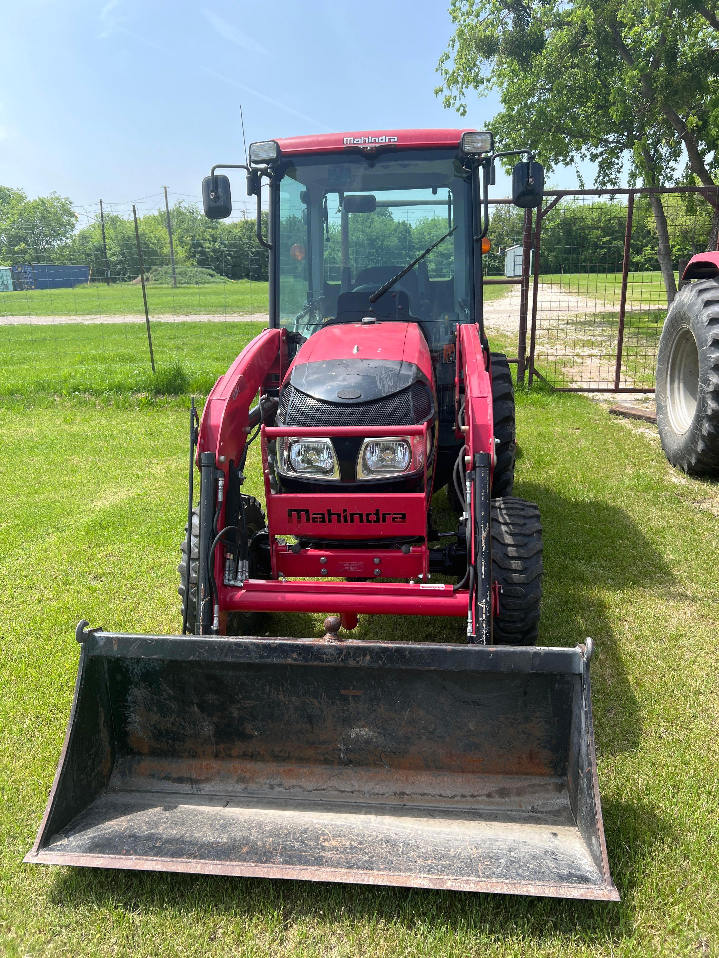 2013 Mahindra 1538 Tractor with Front Loader and 6 foot Finish Mower - 550.9 hours - Super clean.