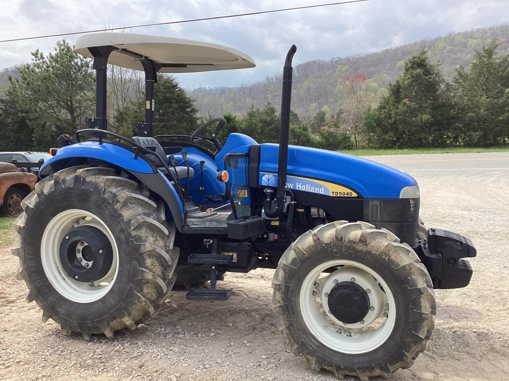 NEW HOLLAND TD5040 TRACTOR