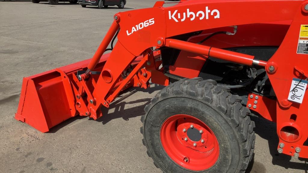 Kubota MX5400 Tractor with Loader