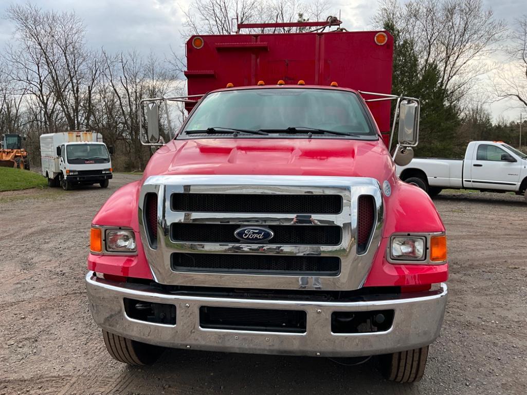 2012 FORD F750 CHIPPER TRUCK. NON CDL 14 FOOT SOUTHCO BODY