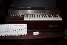 Magnus Electric Keyboard
