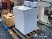 Whirlpool Washing Machine NOTE: This unit is being sold AS IS/WHERE IS via Timed Auction and is loca