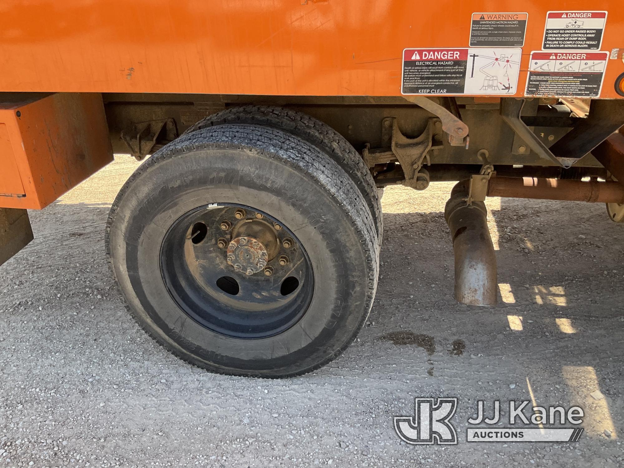 (Waxahachie, TX) Altec LR760E70, Over-Center Elevator Bucket mounted behind cab on 2013 Ford F750 Ch