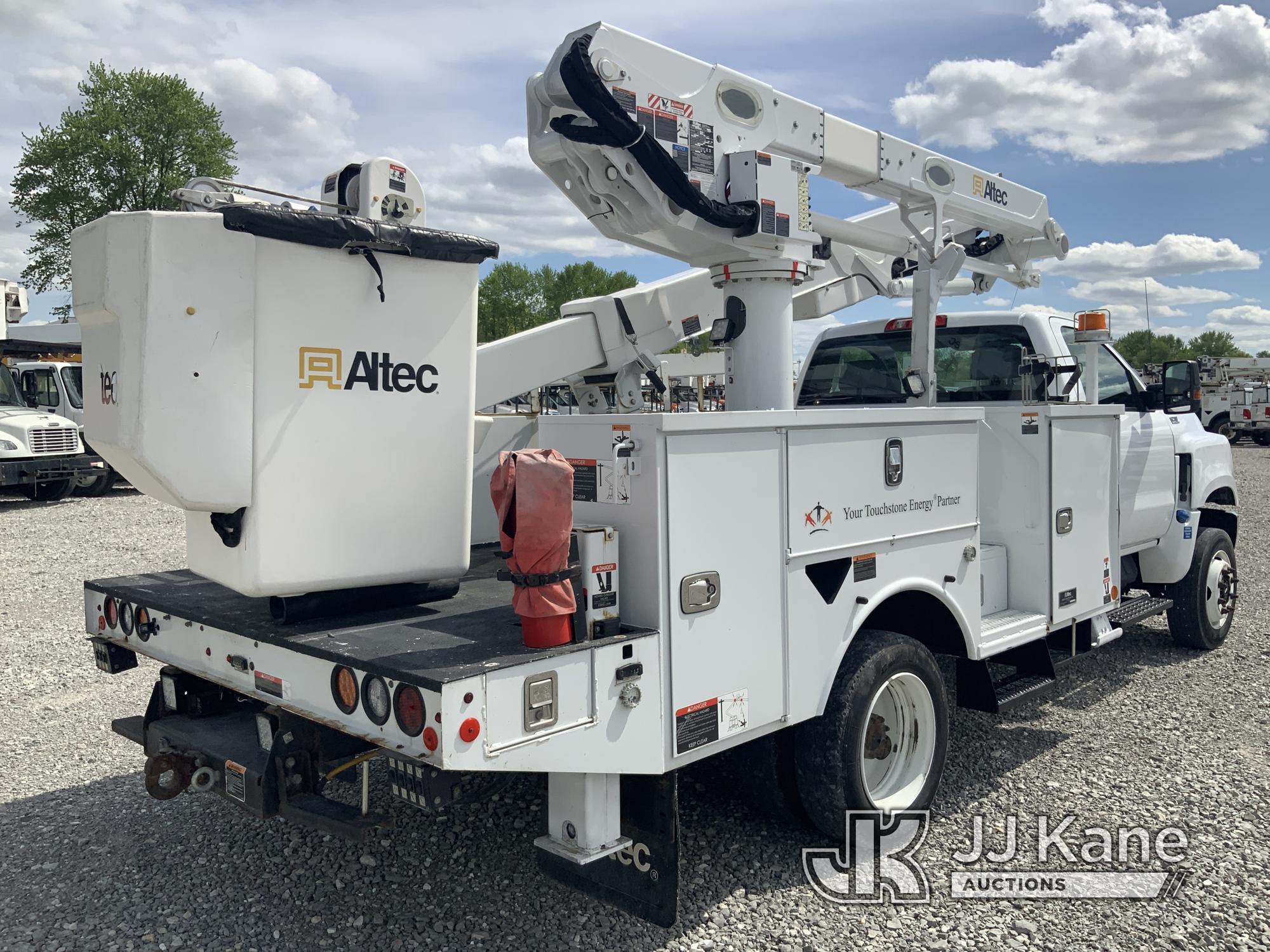 (Hawk Point, MO) Altec AT48M, Articulating & Telescopic Material Handling Bucket Truck center mounte