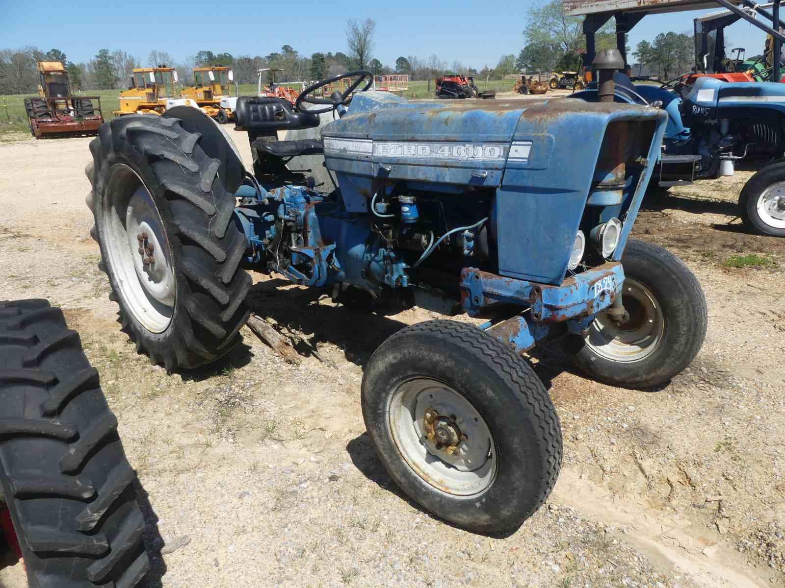 Ford 4000 Tractor (Salvage): Meter Shows 6224 hrs