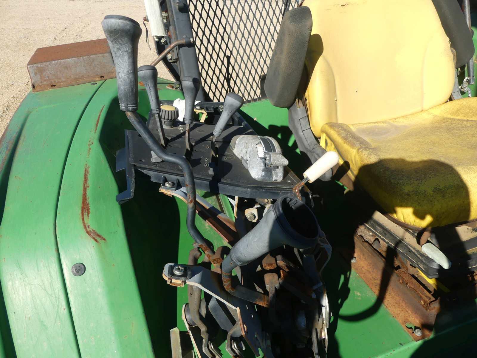 John Deere Tractor (Salvage): Sweeps, Runs, Trans. Problems, Meter Shows 15