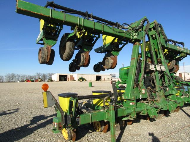 1731 1720 JOHN DEERE 12 ROW STACK FOLD PLANTER EQUIPPED WITH PERCISION PLANTING S/N:A01720R690327