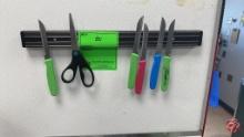 Wall Mounted Magnetic Knife Rack W/ Paring Knives