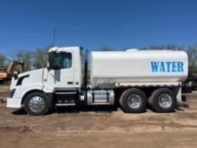 2014 VOLVO T/A WATER TRUCK