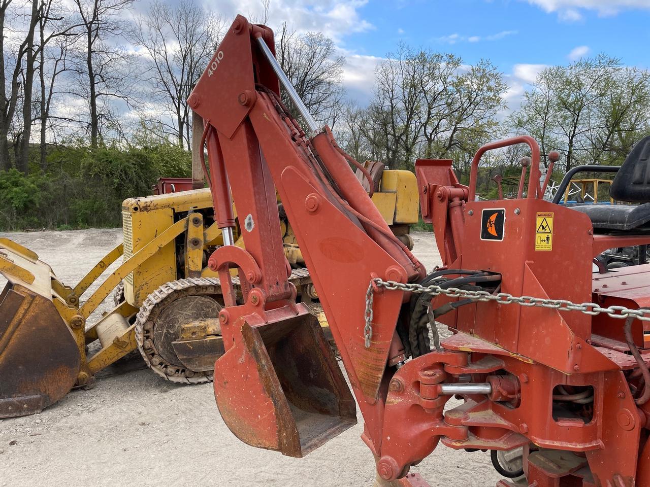 Ditch Witch 5010DD Trencher