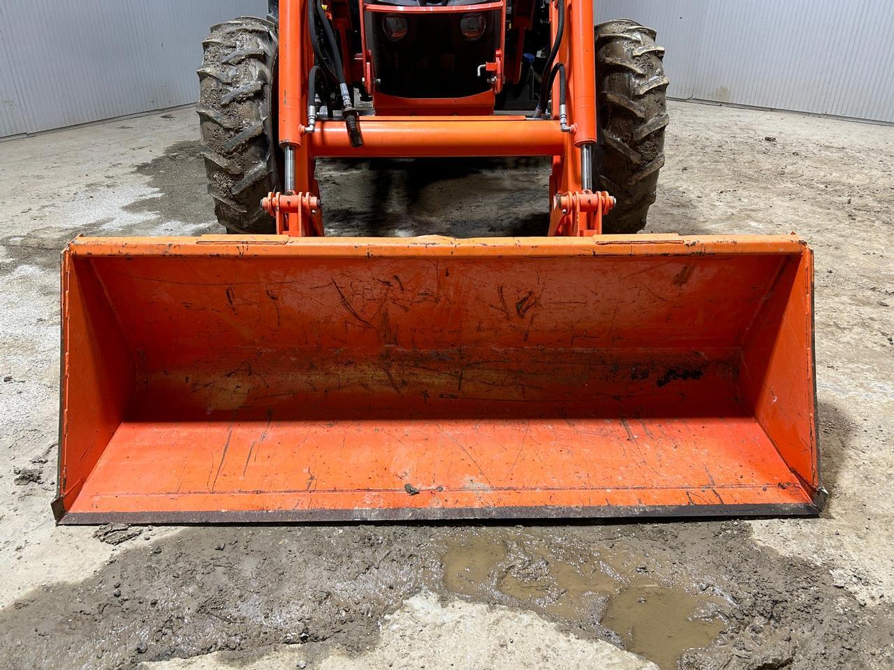 2015 Kubota M5-111D Tractor with Loader