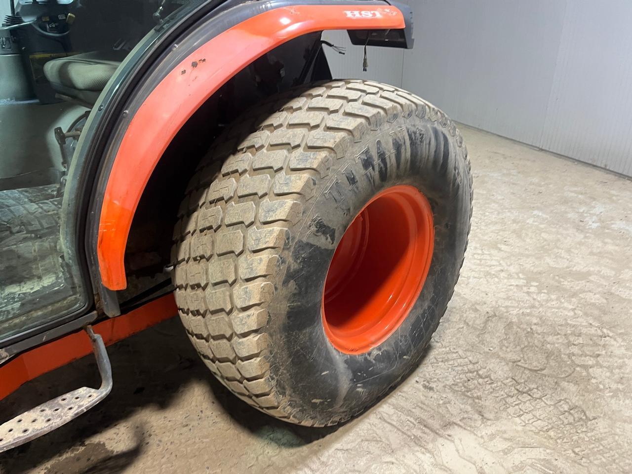 Kubota L3940 Tractor with Loader