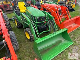John Deere 2025R 4WD compact diesel tractor, with loader and quick attach bucket, 140hrs. Sells with