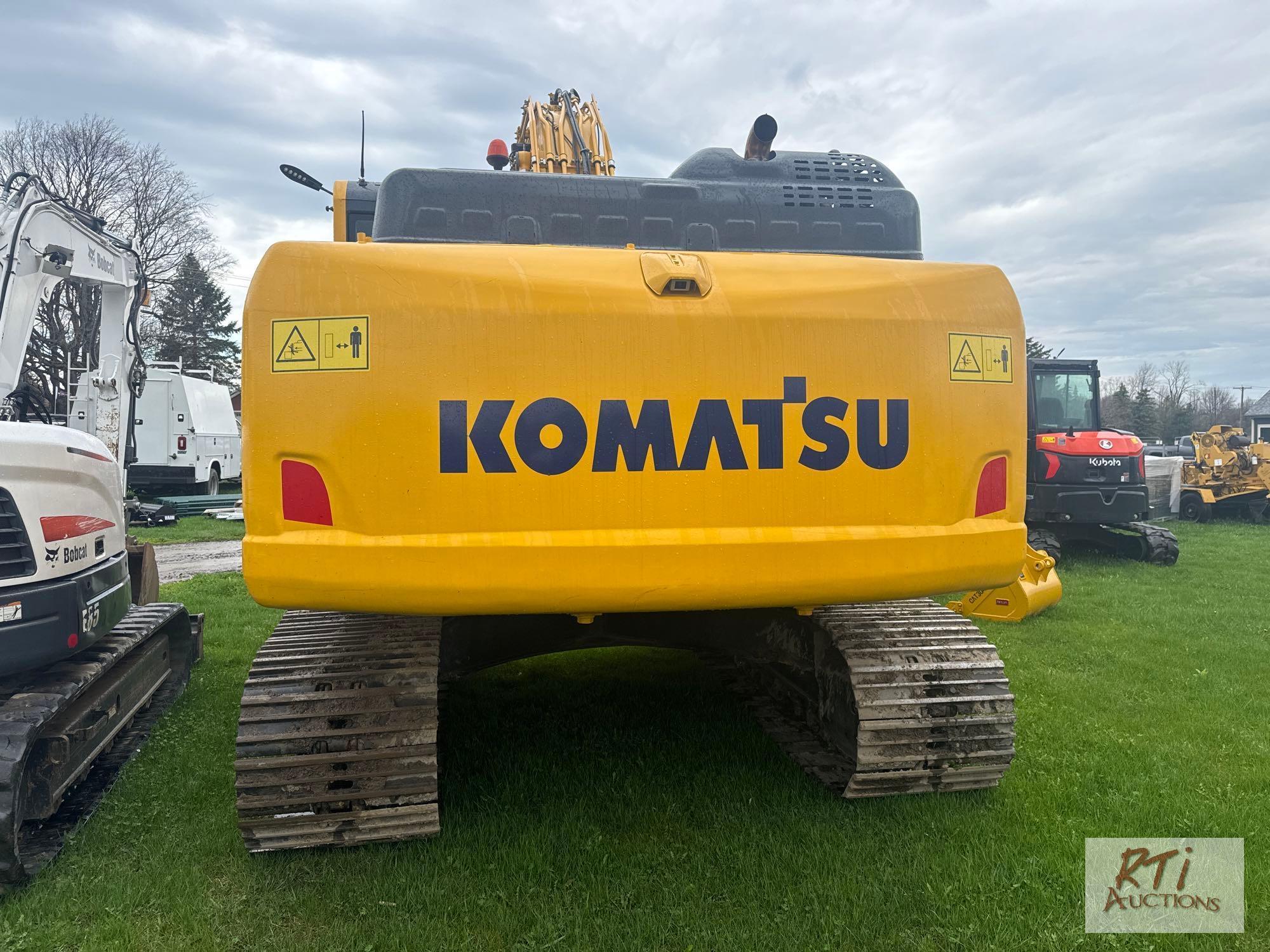 2020 Komatsu PC210LC-11 excavator, cab, hydraulic thumb, auxiliary hydraulics, hydraulic coupler,