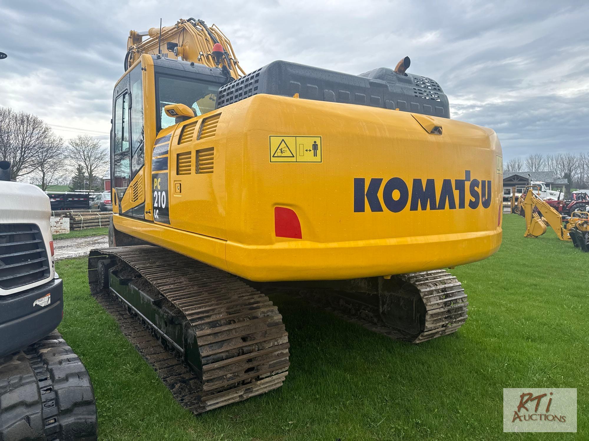 2020 Komatsu PC210LC-11 excavator, cab, hydraulic thumb, auxiliary hydraulics, hydraulic coupler,