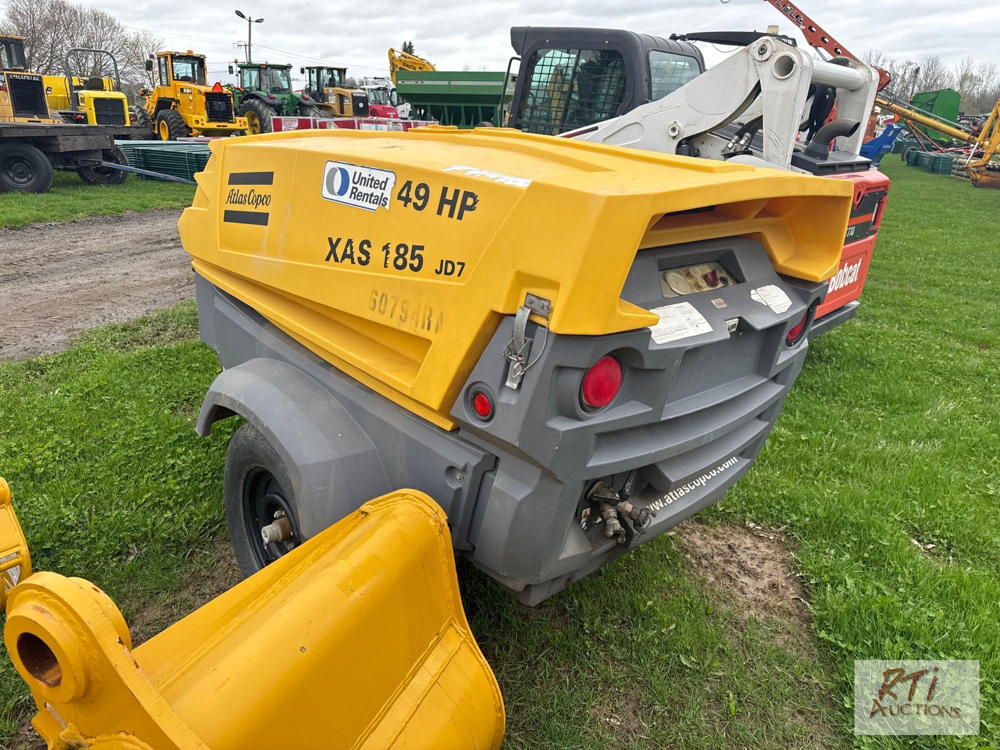 Atlas Capco air compressor, 49hp, 1621 hrs