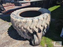 Pair of 20.8x38 tractor tires with tubes