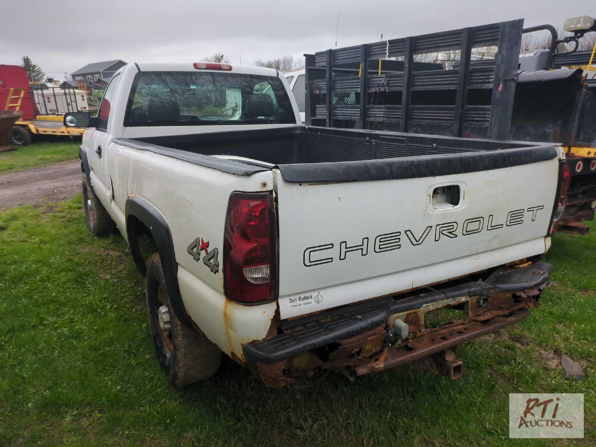 2006 Chevy 2500 HD regular cab pickup, 4WD, A/C, TMU, includes additional doors, not running,