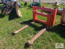 Tractor mount pallet forks