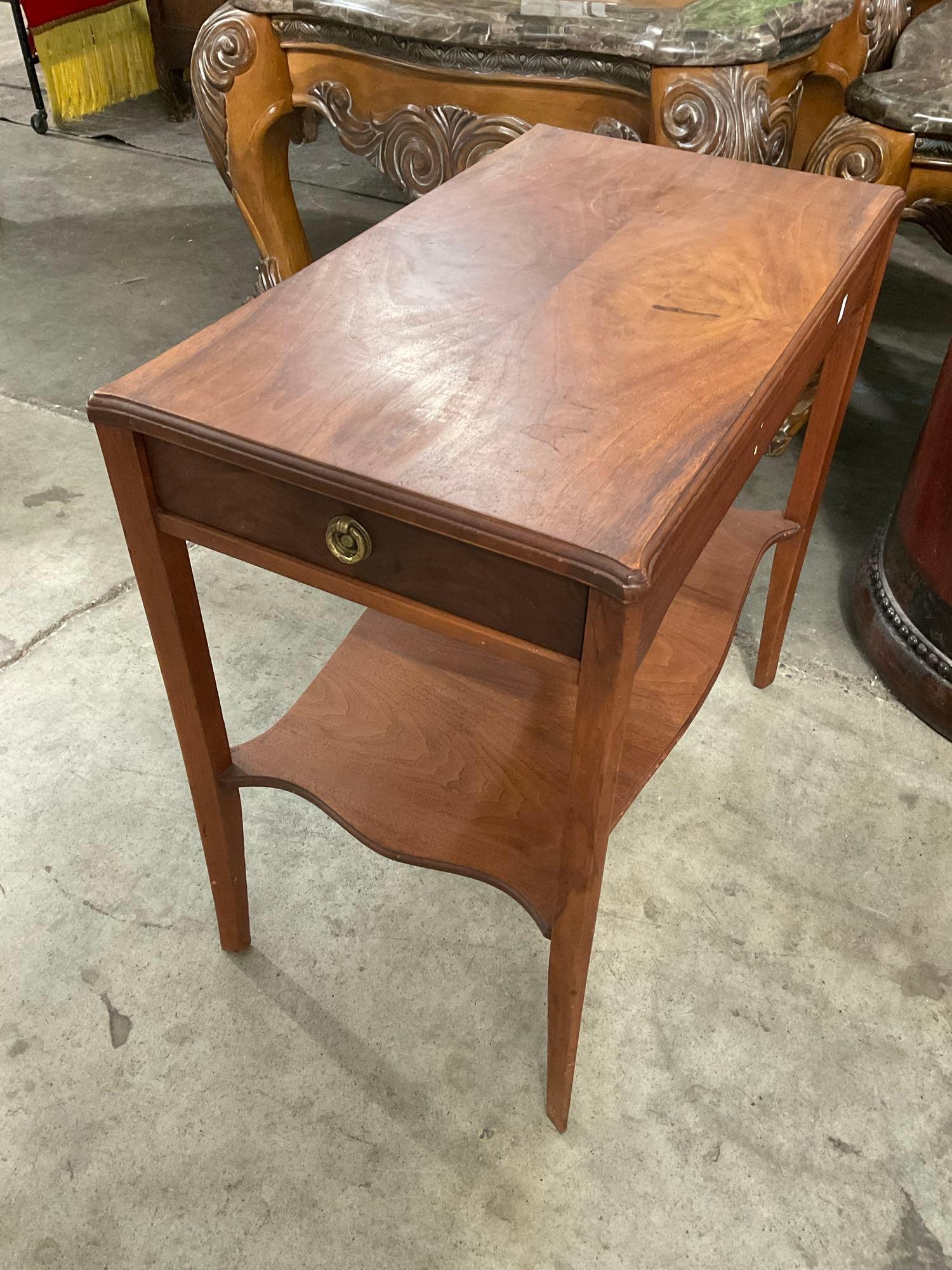 Vintage Deilcraft Fine Furniture Wooden Side Table w/ 2 Tiers, Drawer & Beautiful Grain. See pics.