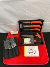 2 pcs Hunting Game Field Processing Sets. 1x Browning 4-Knife Set, 1x Outdoor Edge Elk-Pak. See