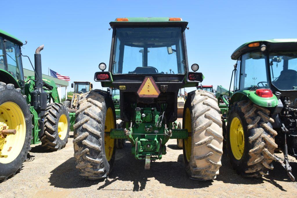 JD 4050 2WD C/A W/ LDR AND BUCKET 8886HRS. WE DO NOT GAURANTEE HOURS
