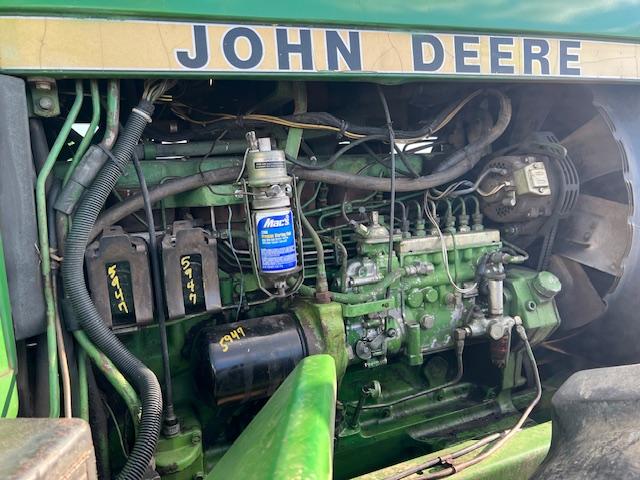 1610-A. 562-1499 John Deere 8440 4WD Tractor, Quad Range, 4 HYD, 3pt, PTO, 18.4-38 Hub Duals,