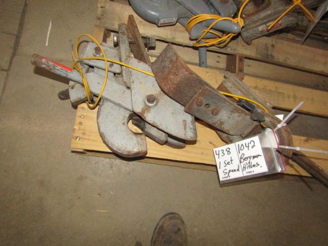 1640 438-1042, SET OF AG SPEED HITCHES, (TOW AND TOWED) TAX / SIGN ST3