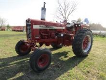 124. 1969 IH 856 DIESEL TRACTOR, OPEN STATION, WIDE FRONT, 3 POINT, DUAL HY