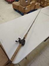 Shimano 6'6" convergence graphite fishing rod. Line 10-20 lb Lure 1/4-3/4 oz Comes as is shown in