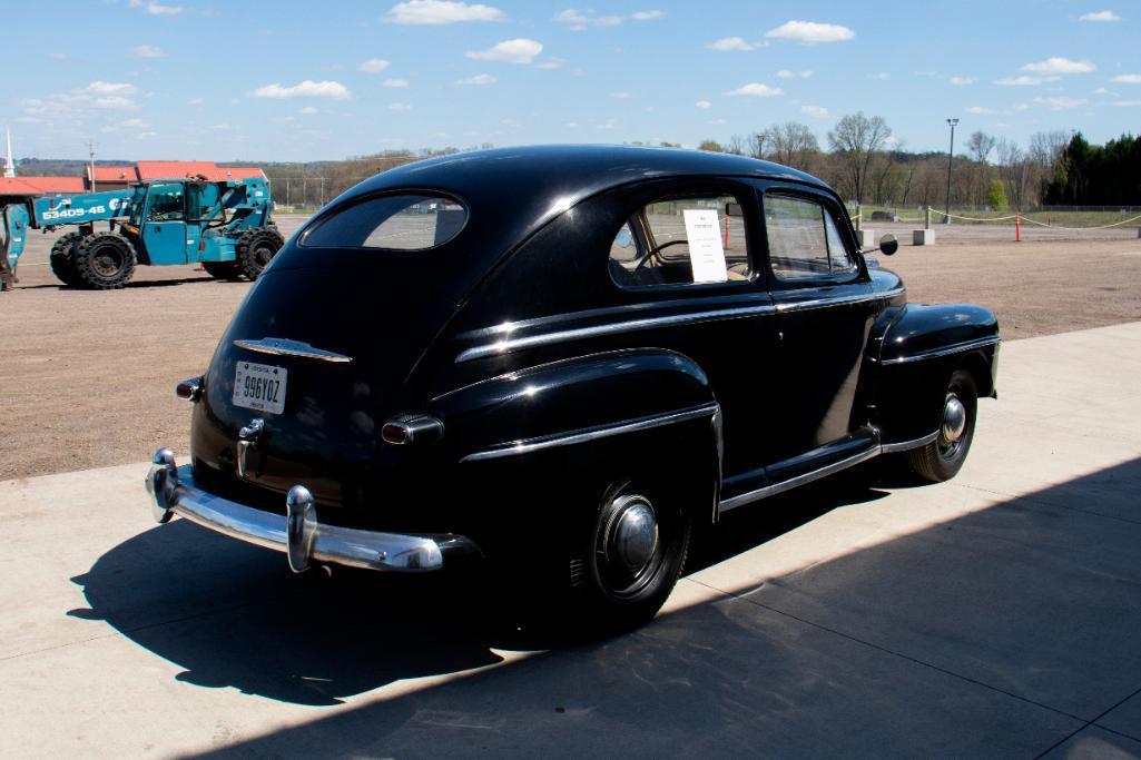 1947 Ford Deluxe Car
