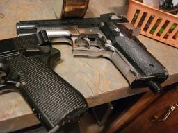 BB GUNS (9), BB PISTOLS (3) WITH PELLETS AND C02 CARTRIDGES