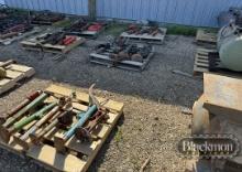 (1) PALLET OF 3RD ARMS,(1) PALLET OF DOLLY JACKS, DRAW BAR & HITCHES,(1) PA