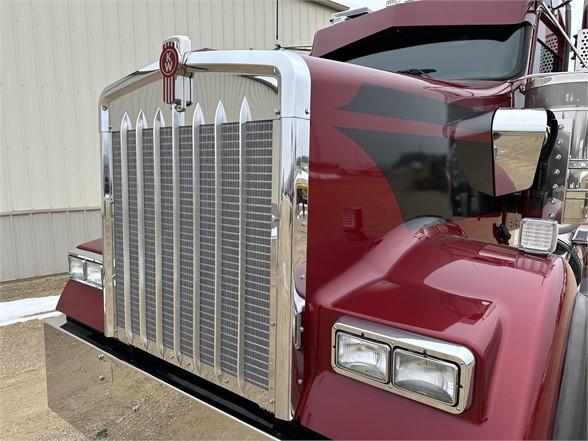 2022 KENWORTH W900L