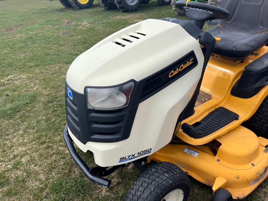 Cub Cadet SLTX1050 Lawn Tractor