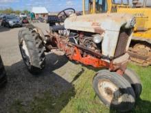 Ford model 900 gas tractor, runs